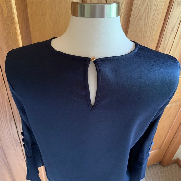 VINCE CAMUTO - Flutter Cuff Blouse - NEW, No Tags - Picture 7 of 11